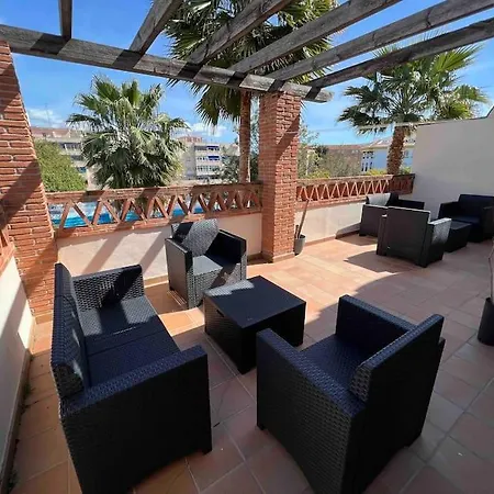 Casa Con Piscina En El Centro De Marbella. Holiday home *