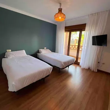 度假居 Casa Con Piscina En El Centro De Marbella. *