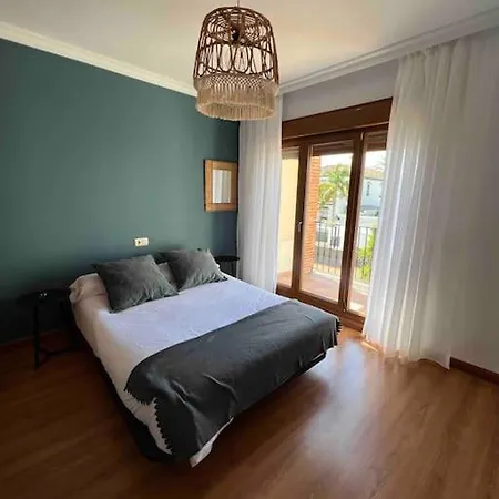 度假居 Casa Con Piscina En El Centro De Marbella. 马尔韦利亚